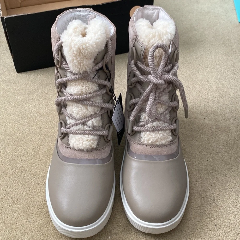SOREL WOMEN WINTER BOOTS! - Picture 3 of 9